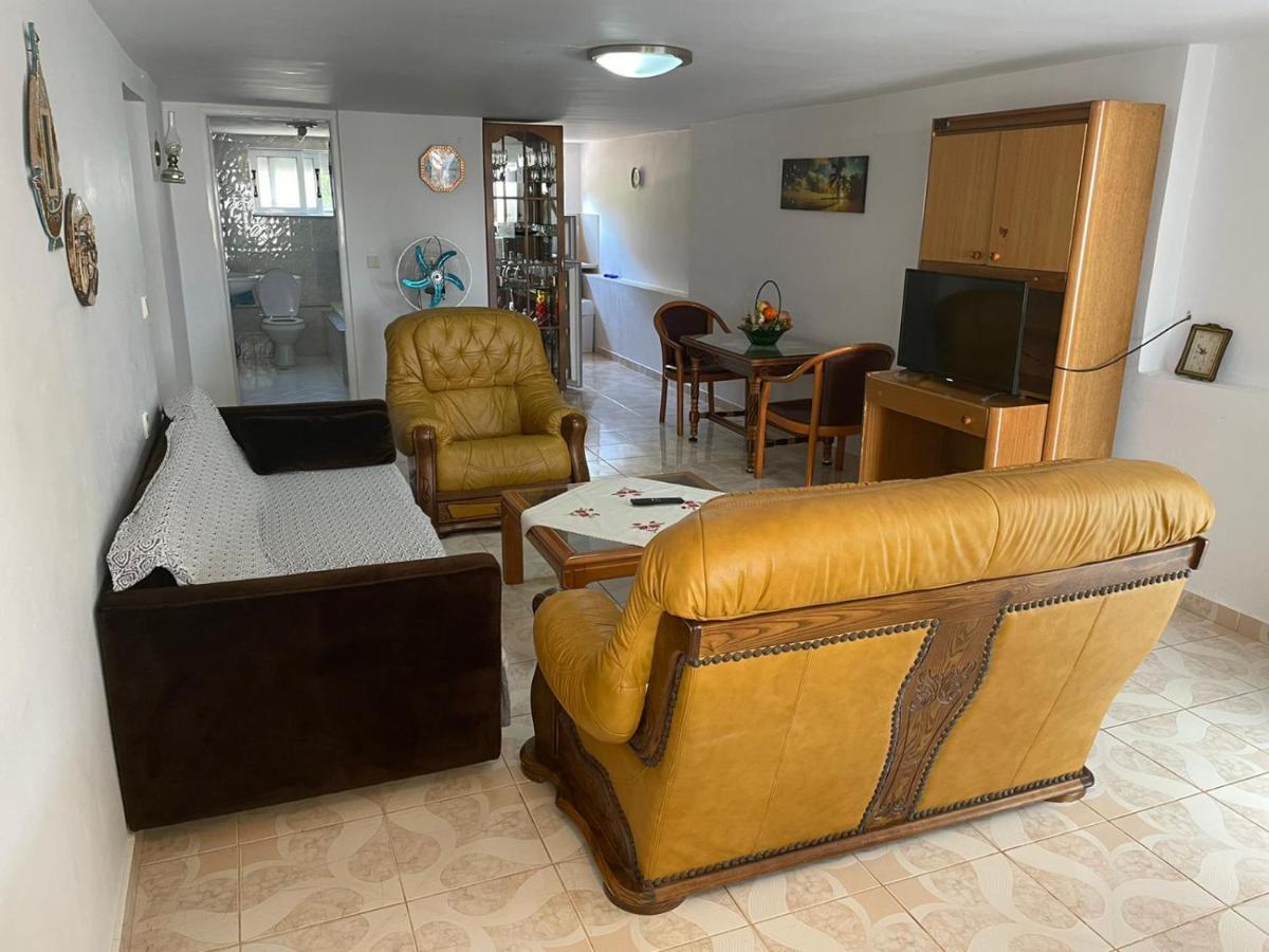 Apartamente Gleni Sarandë Exteriör bild